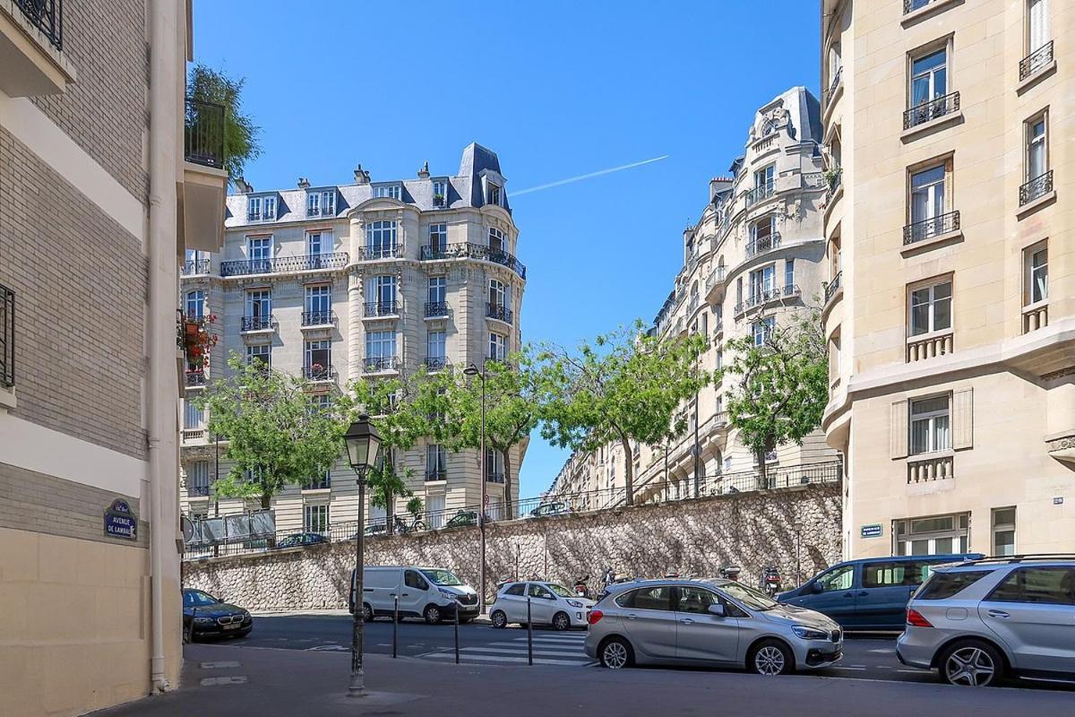 Entire Cozy Apartment Near Eiffel Tower In Paris Exterior photo